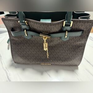 Michael Kors Crossbody